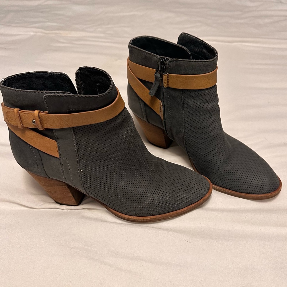 Dolce Vita Women’s Ankle Boots Size 8.5, Short Boots